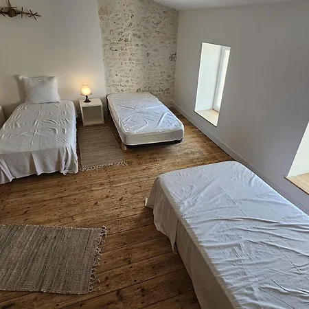 Holiday home Maison Charentaise Renovee, 5min Plages, 10 Pers, Wi-fi, Bbq, Parking, Linge Inclus - Fr-1-71-103 Royan
