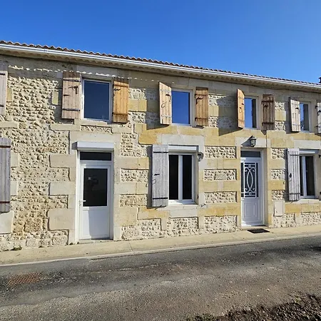 Holiday home Maison Charentaise Renovee, 5min Plages, 10 Pers, Wi-fi, Bbq, Parking, Linge Inclus - Fr-1-71-103 *