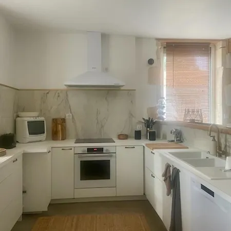 Maison Charentaise Renovee, 5min Plages, 10 Pers, Wi-fi, Bbq, Parking, Linge Inclus - Fr-1-71-103 Holiday home