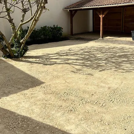 Holiday home Maison Charentaise Renovee, 5min Plages, 10 Pers, Wi-fi, Bbq, Parking, Linge Inclus - Fr-1-71-103 Royan